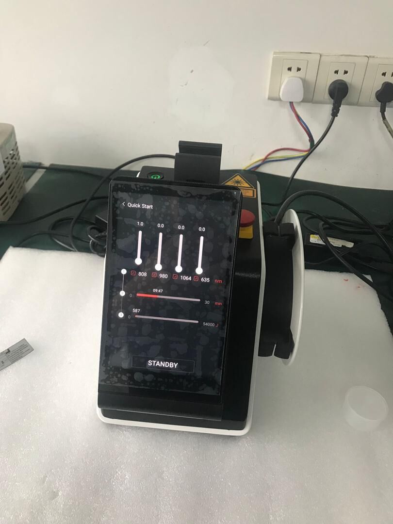 ポータブル980nm外科用歯科ダイオードレーザー歯のホワイト - Teeth Whitening Laser のレビューと価格