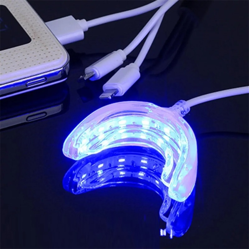歯のホワイトニング アクセラレーター スマート LED ブル - Teeth Whitening That Works のレビューと価格